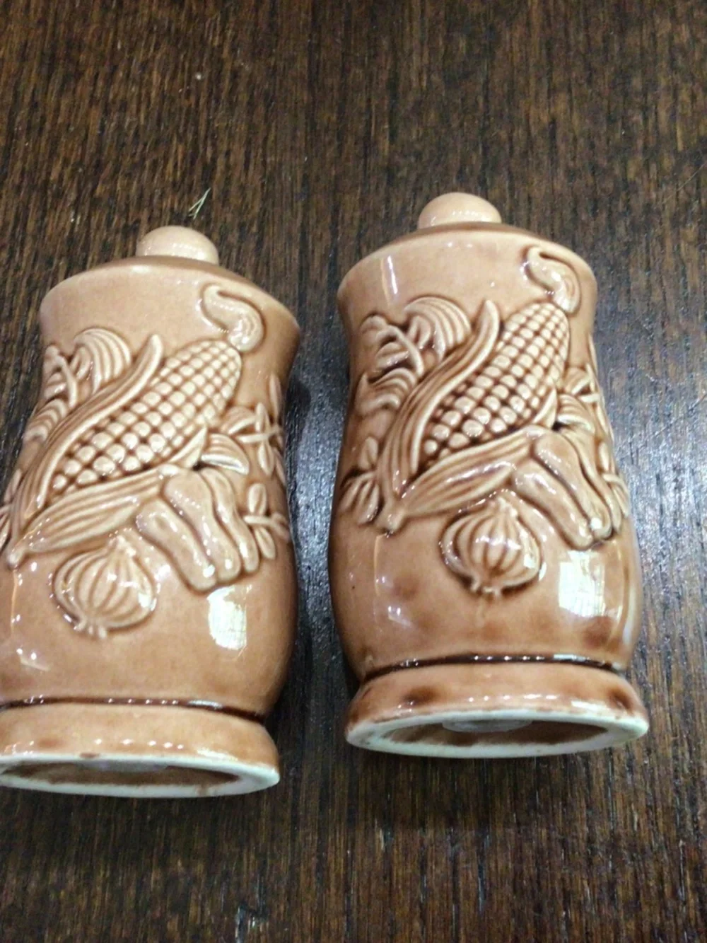 Vintage embossed corn on the cob and cornstalk, salt and pepper shakers
